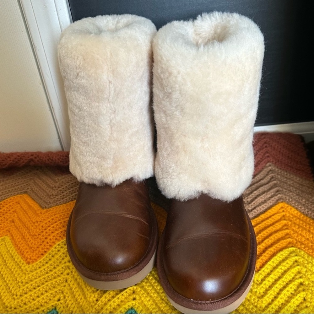 Burgundy Uggs with beige fur